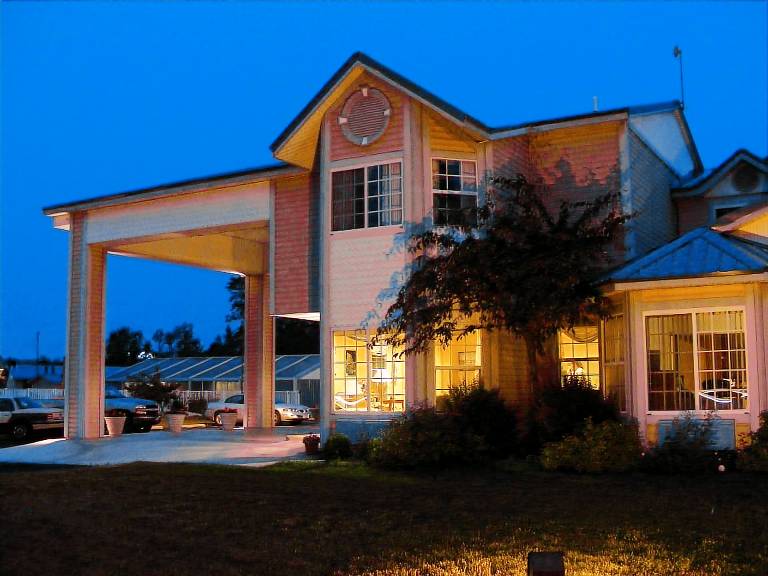 Great Lakes Inn in Mackinaw City, MI