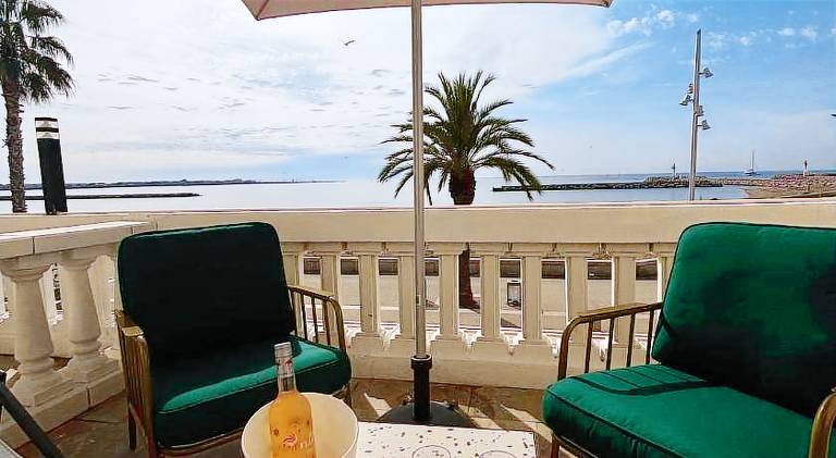 L'Hotel De La Plage in La Grande-Motte