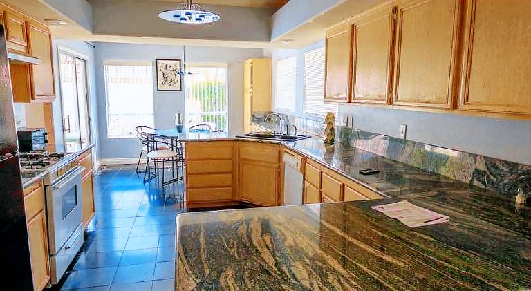 Vacation home with pool & jacuzzi — photo 4