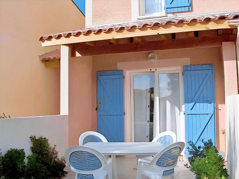 House with 2 rooms for 4 persons in Narbonne