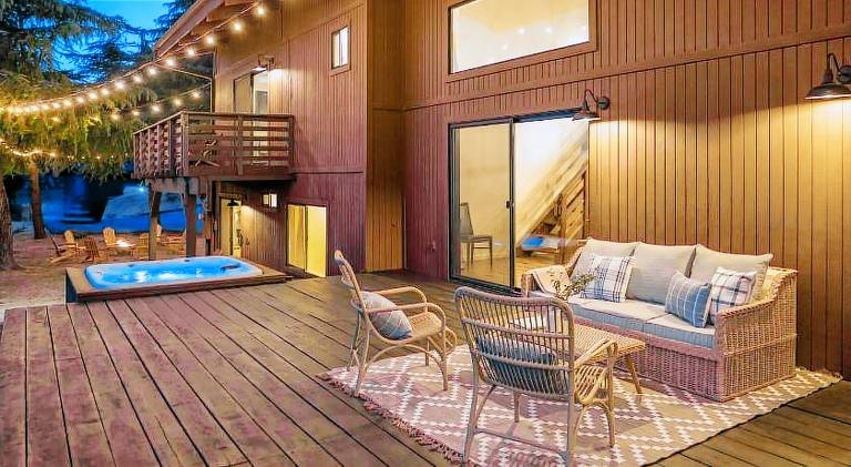 House with hot tub — photo 5