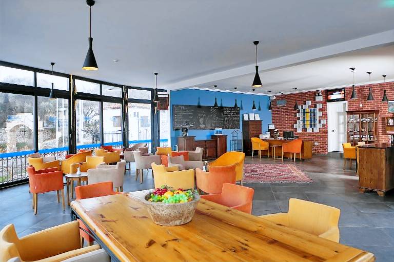 Maya Bistro Hotel Beach in Seferihisar