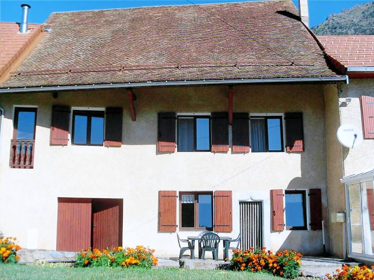 Pleasant gite with yard & terrace | Pet-friendly — photo 2