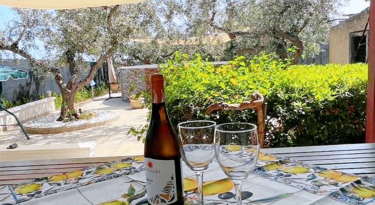 Holiday apartment with pool — photo 5