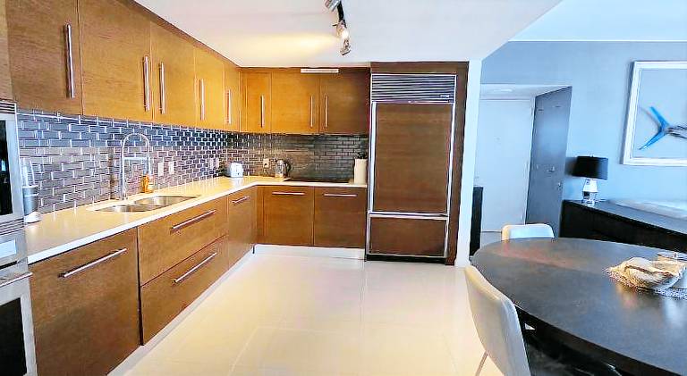 Apartment with pool | Near Bayfront Park — photo 4
