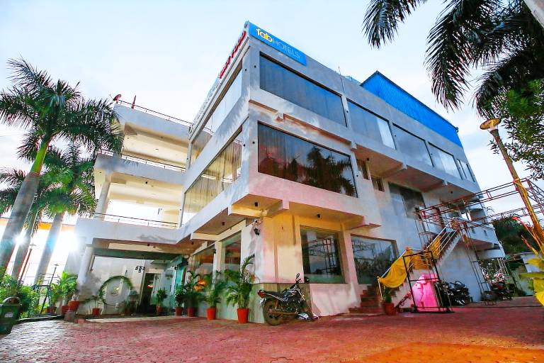 FabHotel Sharma & Vishnu Garden