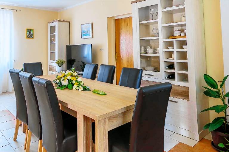 Spacious villa with sauna, hot tub & barbeque | Pets allowed — photo 2