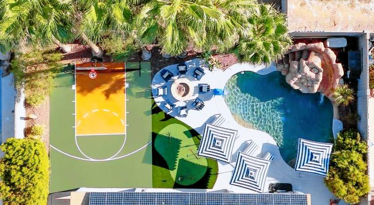 342 m&sup2; Ferienhaus