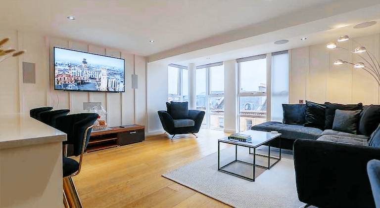 The Penthouse Suite - Luxury Like No Other — photo 3