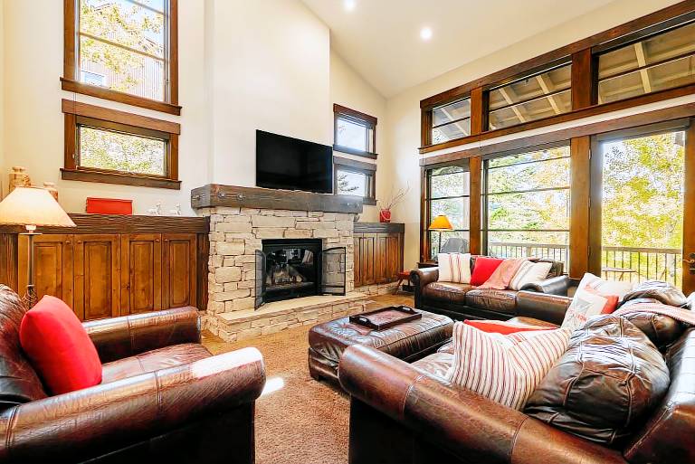 Unbeatable Location, Hot Tub, Luxury Townhome Park City Silver Star Ultimate! Ski In- Out! — photo 2