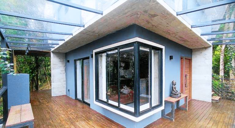 House with BBQ & yard | Pets allowed — photo 4
