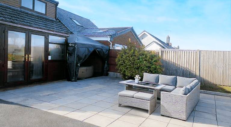 House with jacuzzi | Pet-friendly — photo 3