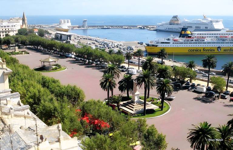 Bastia-Room in Bastia