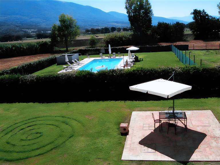 Vacation home with pool & yard | Pets are welcome — photo 3