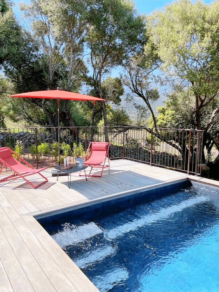 Child-friendly house with yard, private pool & patio | Suitable for remote work | Pets allowed in Sartene