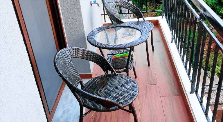 House with patio — photo 3