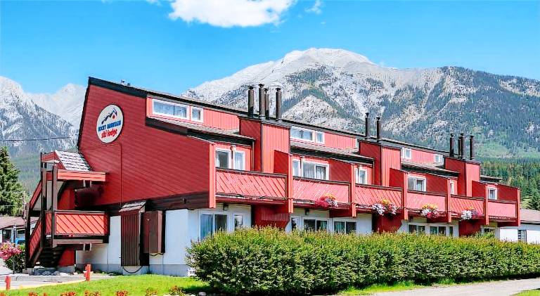 Rocky Mountain Ski Lodge — photo 5