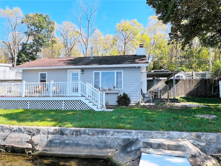 House Conesus Lake