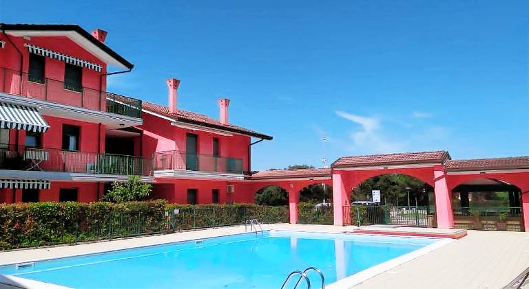Apartment with terrace & pool | Pets allowed in Rovigo