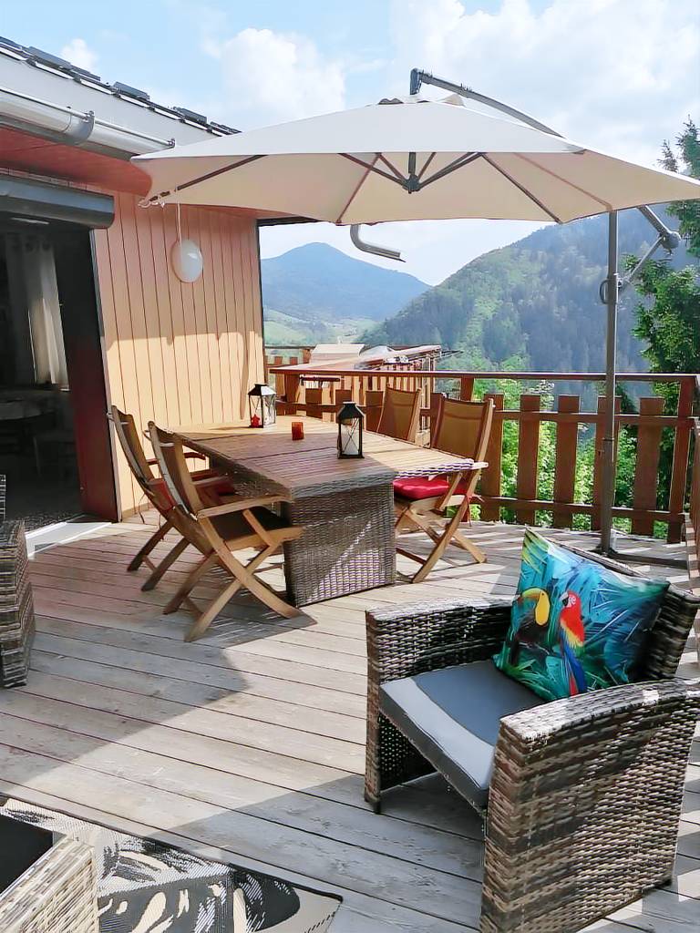 Holiday Home 'D'Aillon' with Mountain Views, Private Terrace, and Wi-Fi in Chambéry