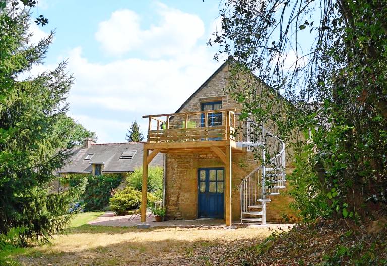 Country House “Gîte Nautilus” with Private Terrace, Shared Garden and Wi-Fi in Vannes