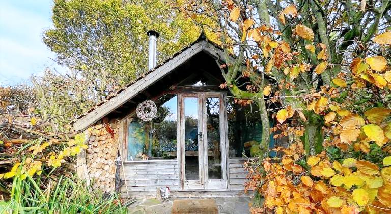 Charming lodge with jacuzzi & yard | Pet-friendly in Bridlington