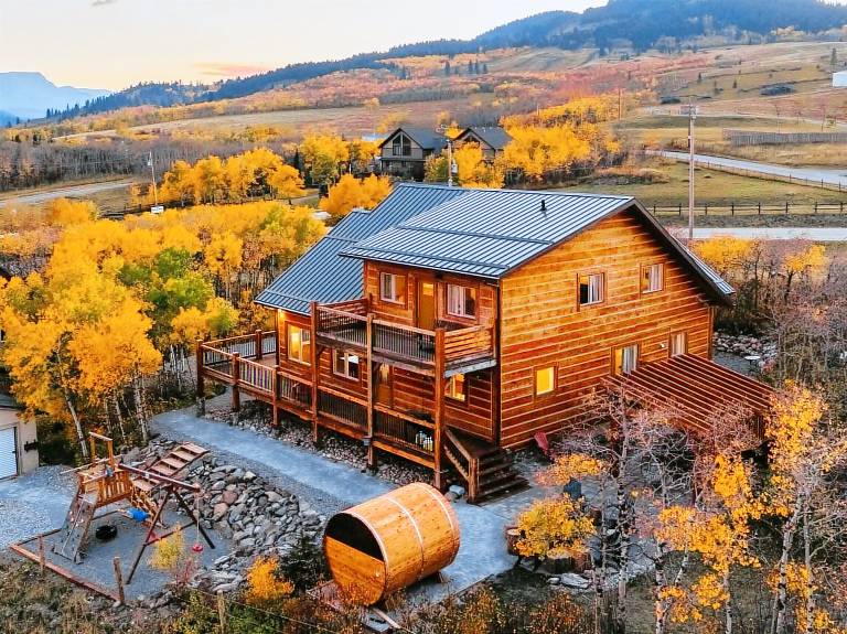 Cabin  Beaver Mines