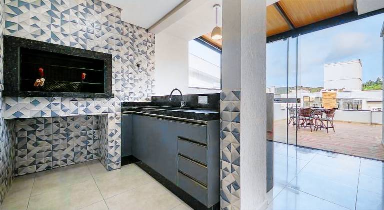 Rental apartment with terrace & barbeque — photo 2