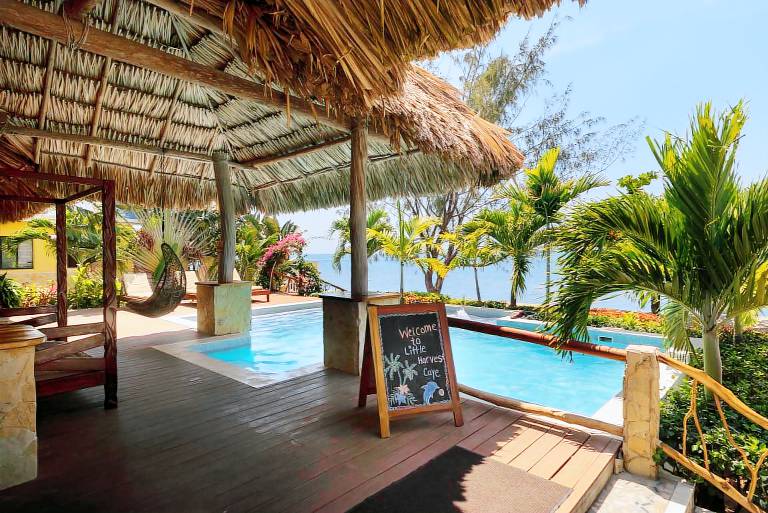 Family-oriented villa with fast internet, grill & garden | Water view | Pets are welcome — photo 5