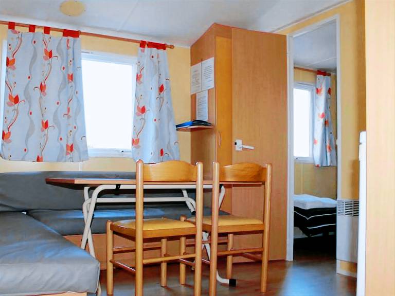 Children-friendly charming mobile home with patio & heated pool | Dogs allowed — photo 5