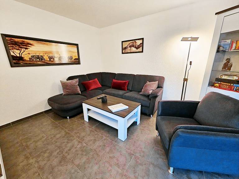 Family-oriented vacation home with barbecue, garden & patio | Garden view | Pet-friendly — photo 4