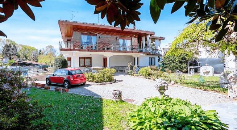 Ample villa with garden, patio & grill | Pets are welcome — photo 4
