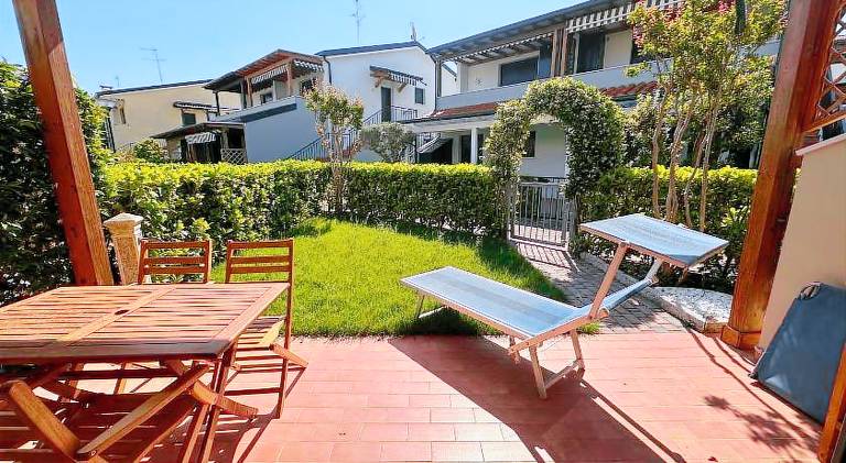 Rental apartment with pool & patio in Caorle