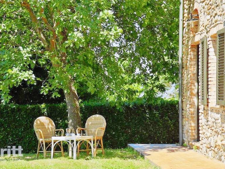 House with yard, patio & private pool — photo 4