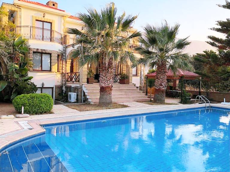 Villa  Acropolis