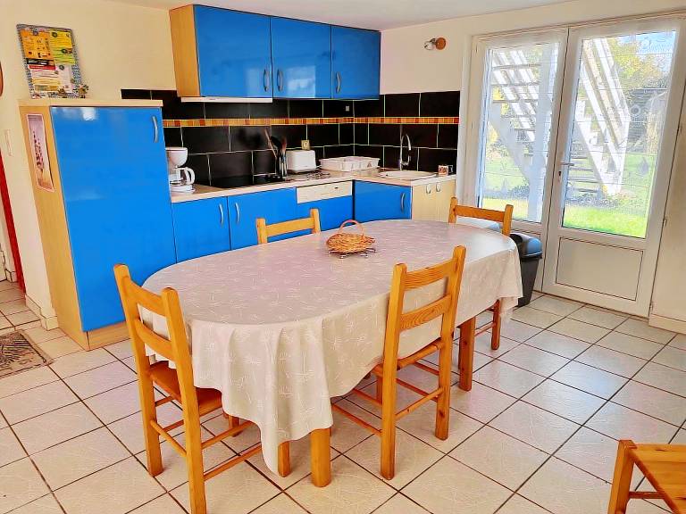Holiday apartment with barbecue & garden | Garden view — photo 5