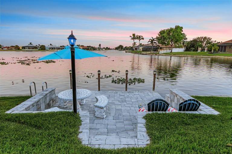 Family-friendly house with BBQ & private pool | Water view | Dogs allowed — photo 4