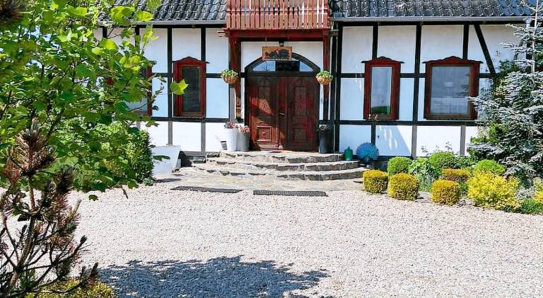 Farm with patio & yard in Darlowo