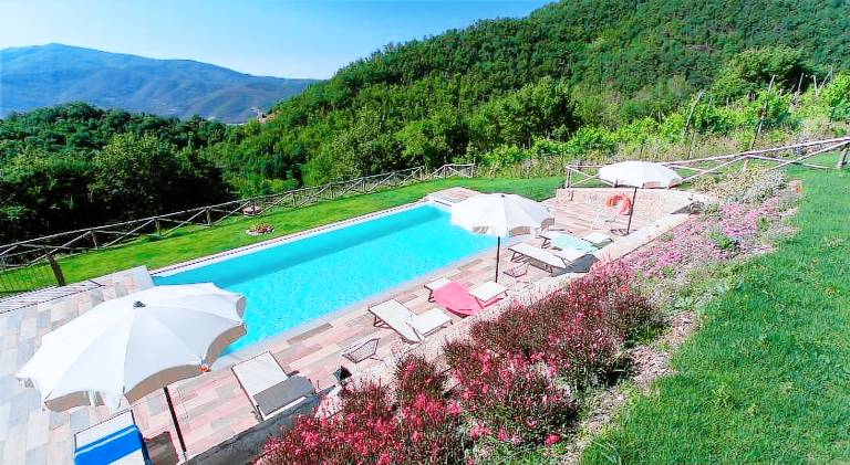Child-friendly nice holiday apartment with private pool, garden & patio | Suitable for remote work | Pets allowed in Castiglion Fiorentino