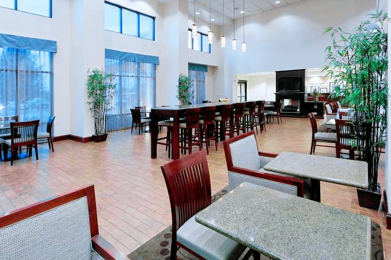 Hampton Inn & Suites Syracuse Dewitt — photo 2