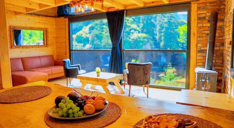 Chalet with hot tub, terrace & yard | Pets allowed — photo 2