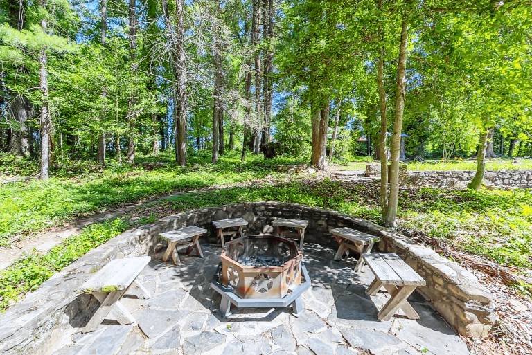 Pine Knot Cabin Pet-Friendly & 3 min. to Lake James! — photo 4