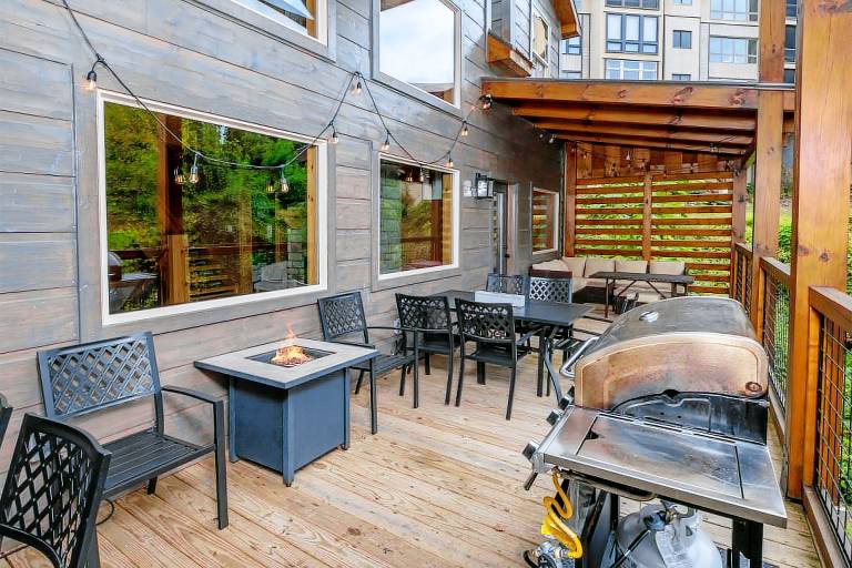 Cabin with hot tub, pool & barbeque | Mountain view — photo 4