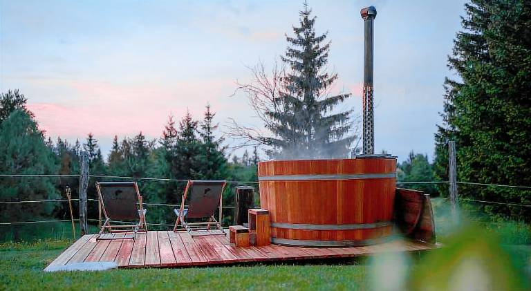 House with hot tub | Pets are welcome — photo 2