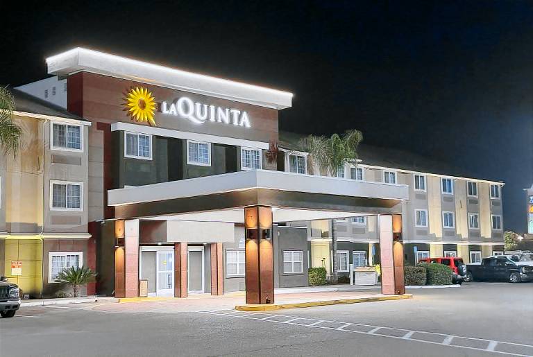 La Quinta Inn & Suites by Wyndham Tulare in Tula