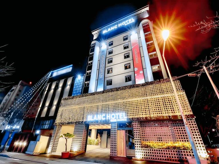 BLANC Business Hotel