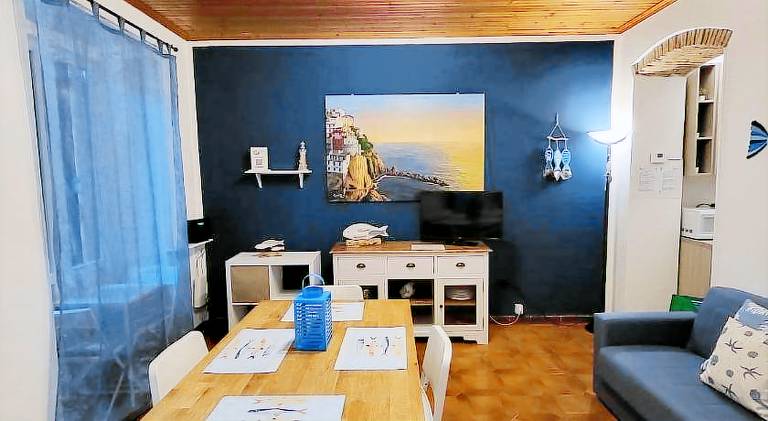Holiday apartment with 2 rooms for 5 persons — photo 2