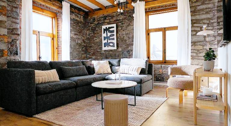 Maison Place Royale by Luxury In Transit in Montréal, QC