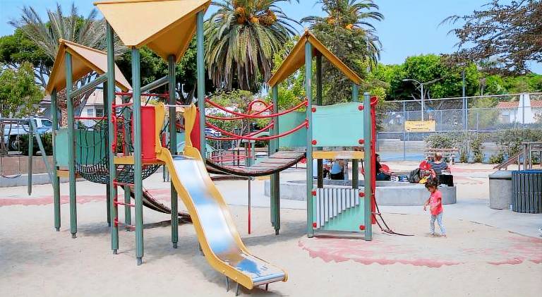 The violet-Santa Monica highrise beach front&view — photo 4