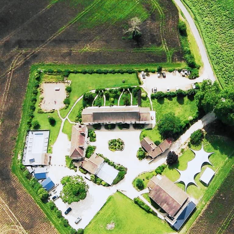 House with barbeque, sauna & yard | Pets are welcome in Chatellerault